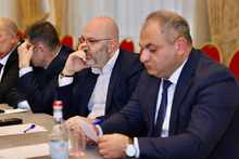 Կոտայքի մարզպետը մասնակցել է ԼՂ-ից տեղահանվածների հարցերով նիստին