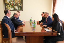 Կոտայքի մարզպետ Ահարոն Սահակյանն ընդունել է ՇՄՆ էկոպարեկային ծառայության պետ Վլադիմիր Կիրակոսյանին Կոտայքի մարզպետ Ահարոն Սահակյանն ընդունել է ՇՄՆ էկոպարեկային ծառայության պետ Վլադիմիր Կիրակոսյանին